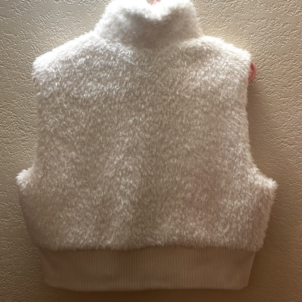 Wallflower Fleece Vest - Picture 5 of 5